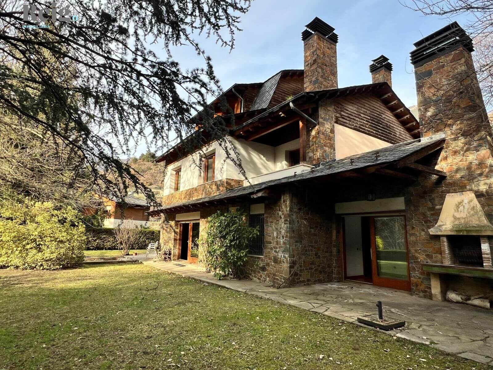 Casa impresionante con muchas posibilidades en Sant Julià
