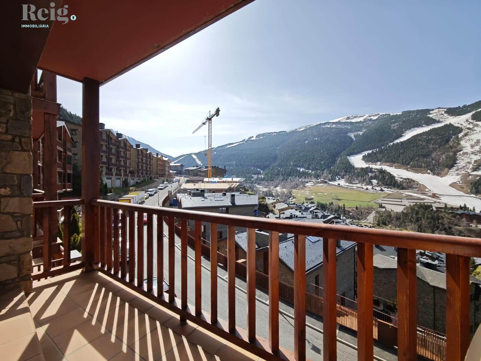 Se alquila piso en Tarter con espectaculares vistas