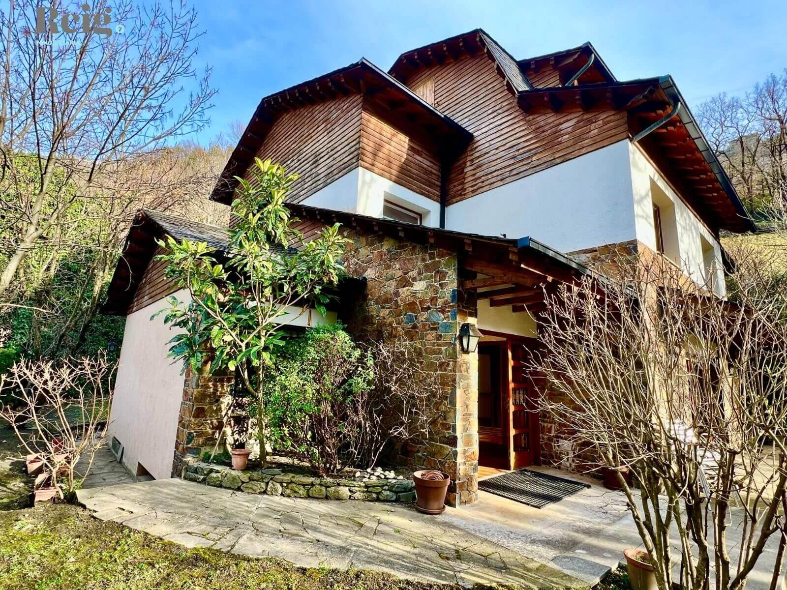Casa impresionante con muchas posibilidades en Sant Julià