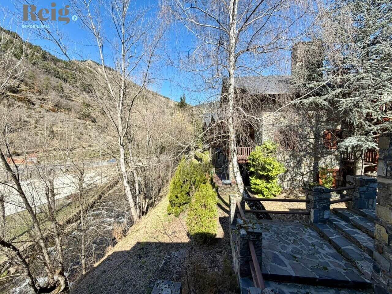 Impresionante casa al estilo rústico en Ordino - imagen 4